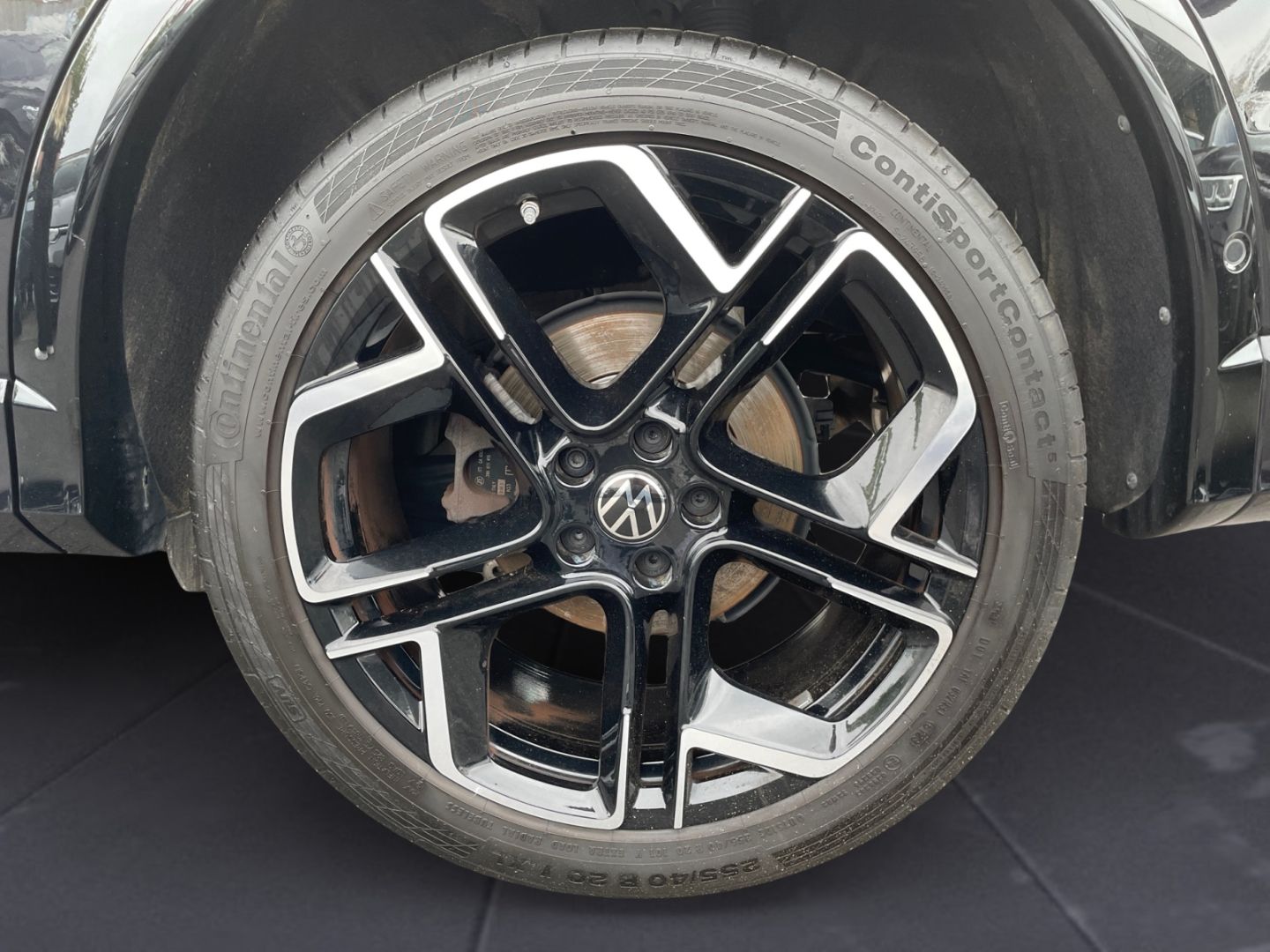 Volkswagen Tiguan R-Line 2.0 TDI BLACK STYLE MATRIX/NAVI/KA