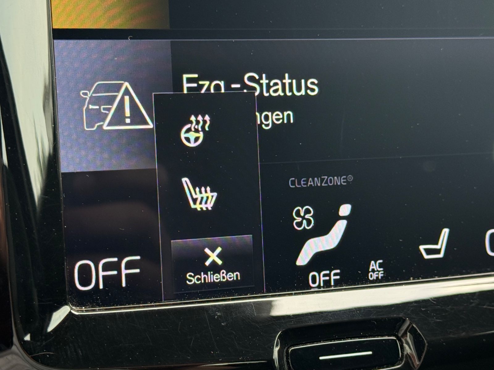Volvo XC60 Momentum Pro AWD - Samsaru's Car Outlet