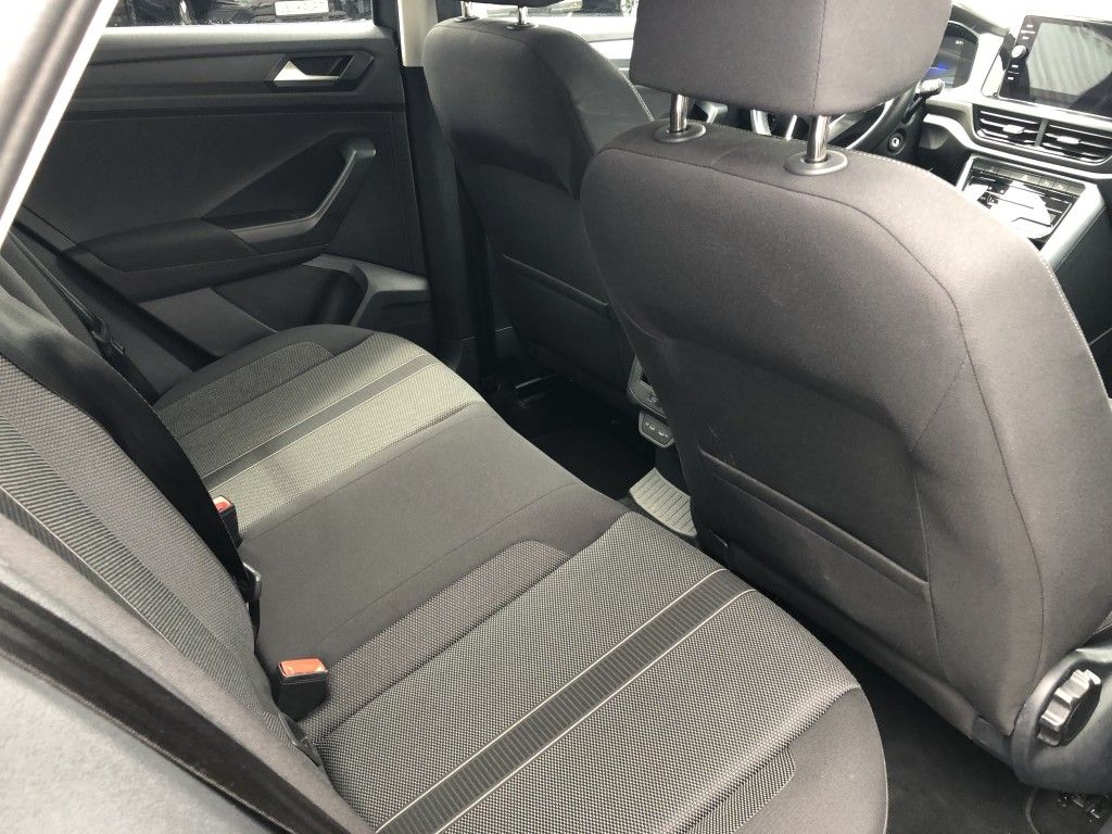 Volkswagen T-Roc 1.0 Life - Samsaru's Car Outlet