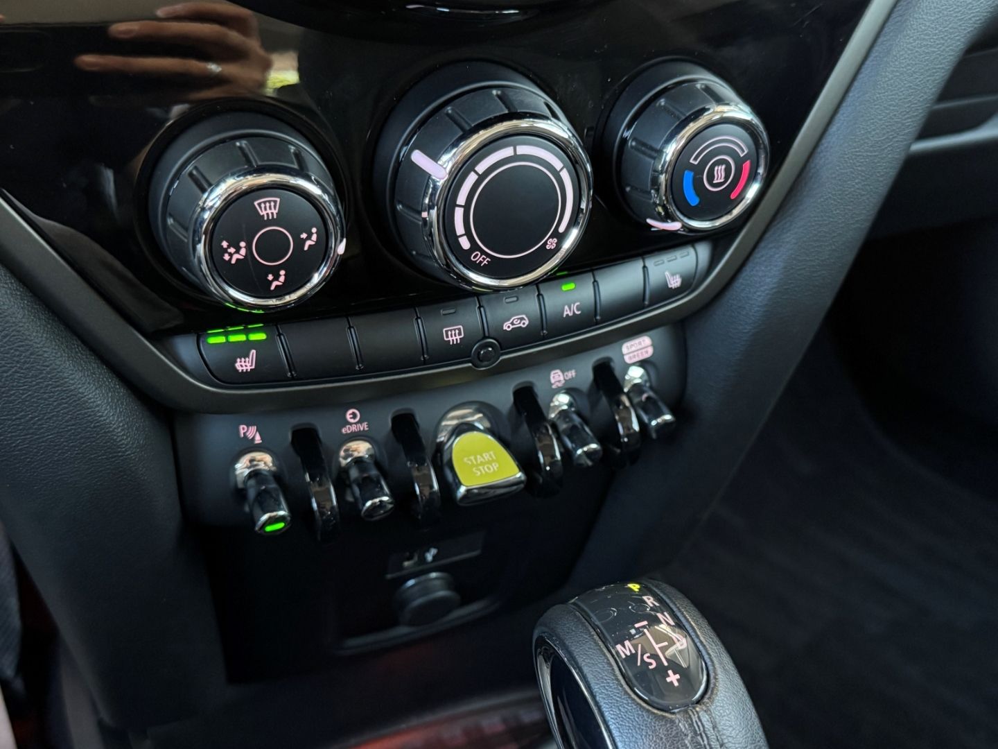 MINI Cooper SE Countryman ALL4 - Samsaru's Car Outlet