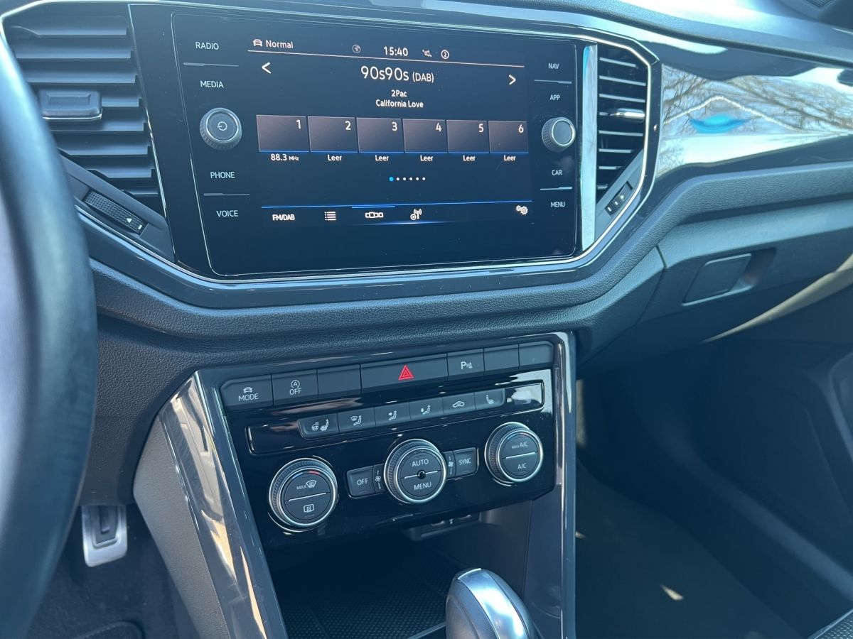 Volkswagen T-ROC Sport 1.5 TSi DSG - Samsaru's Car Outlet
