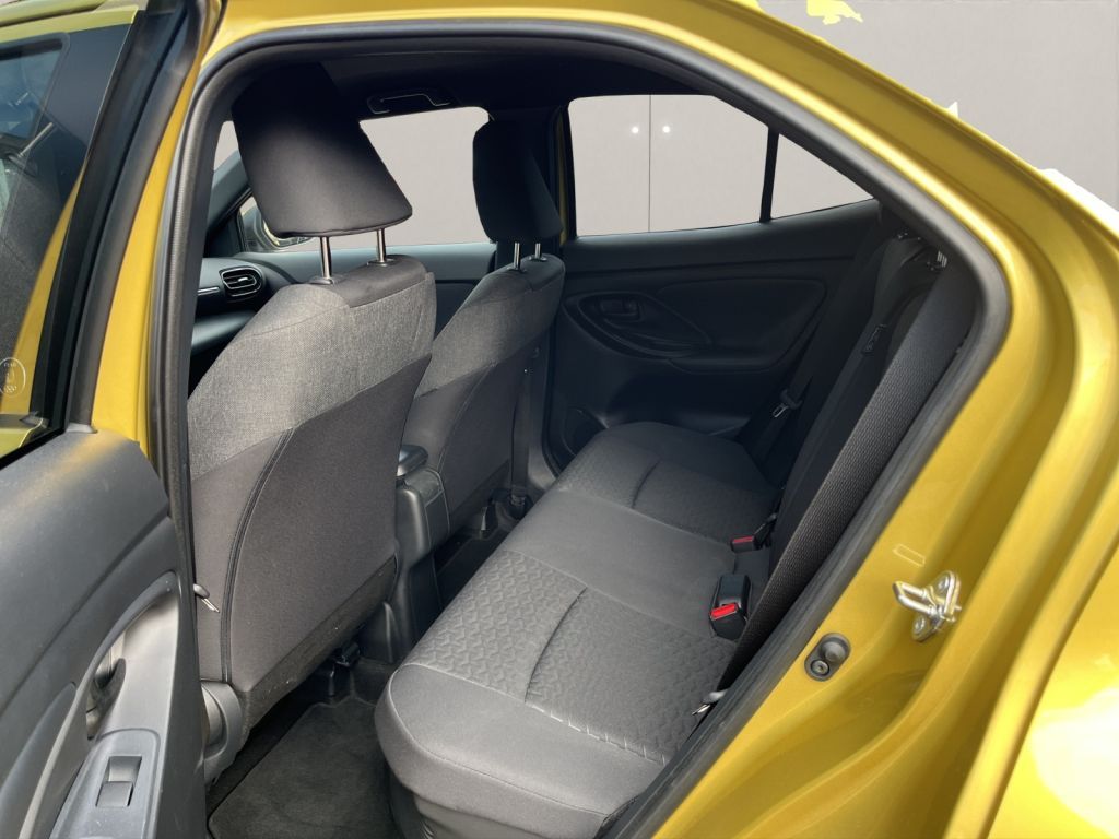 Toyota Yaris Cross Hybrid 1.5 VVT-i Team D 15 Jahre Gar