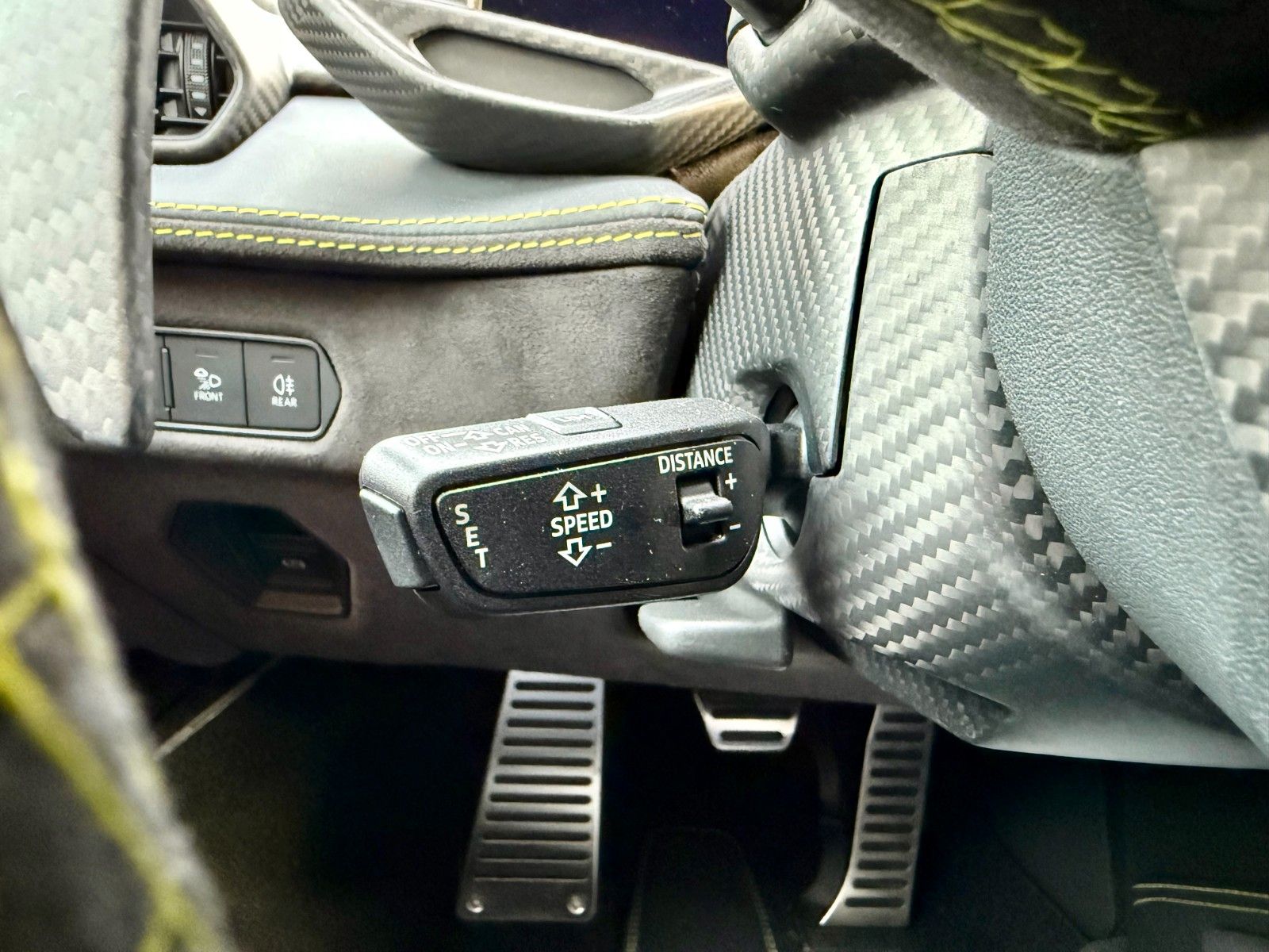 Lamborghini Revuelto V12 MY26/Carbon/PassengerDis/CorsaTex