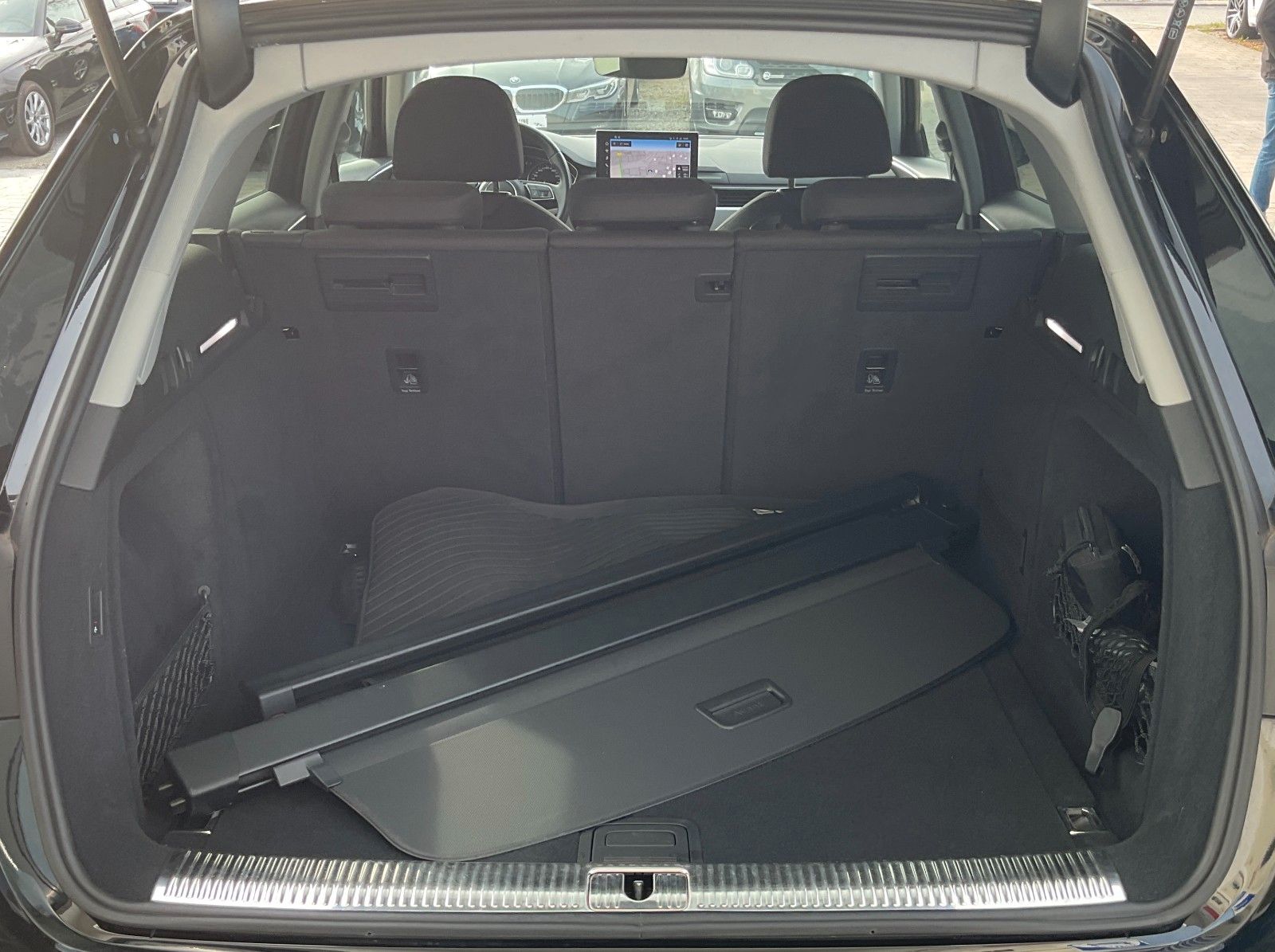 Audi A4 Av.40 TDI quattro S-Tr. - Samsaru's Car Outlet