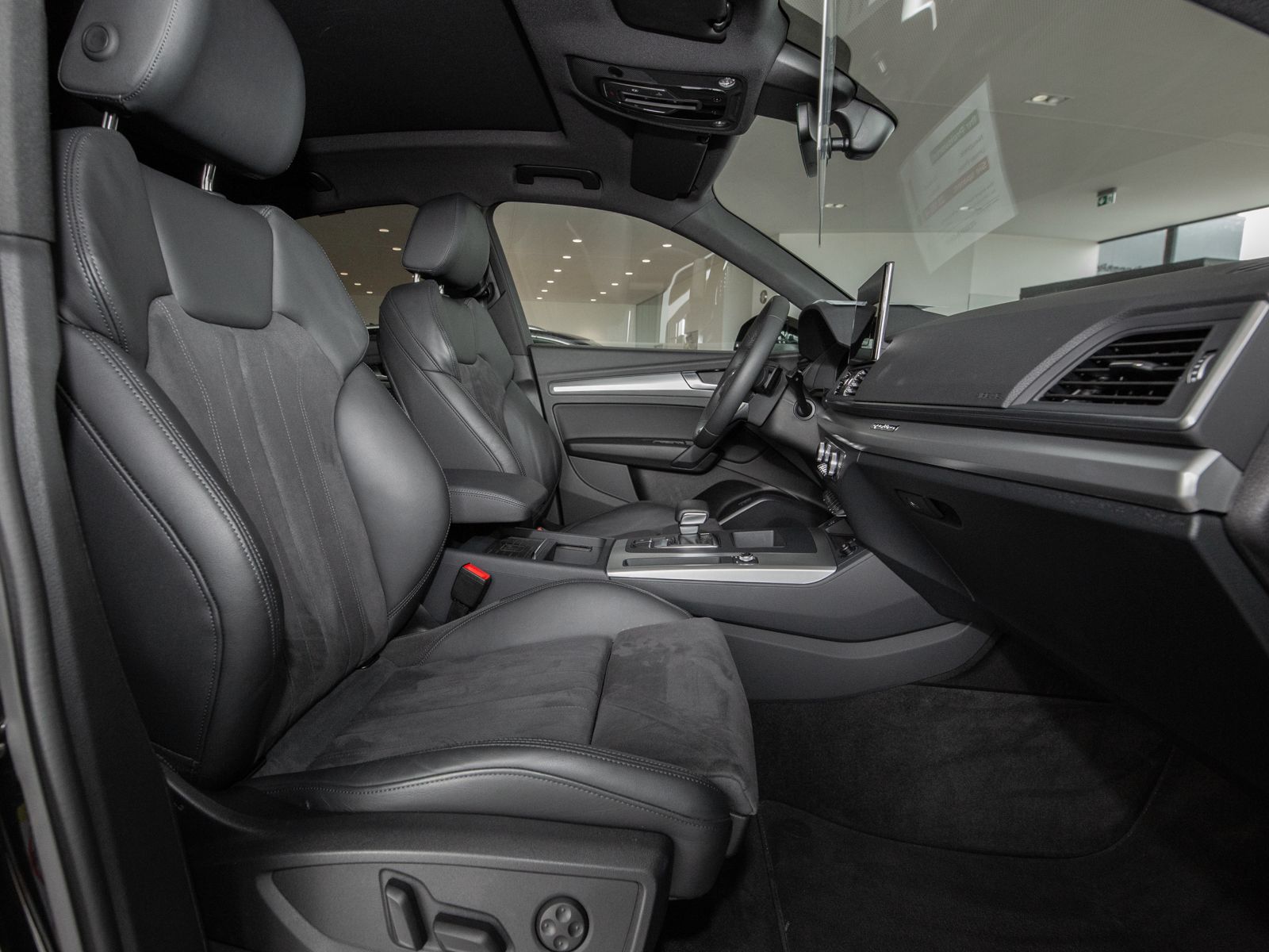 Audi Q5 Sportback 40 TDI quattro S-line - Samsaru's Car Outlet