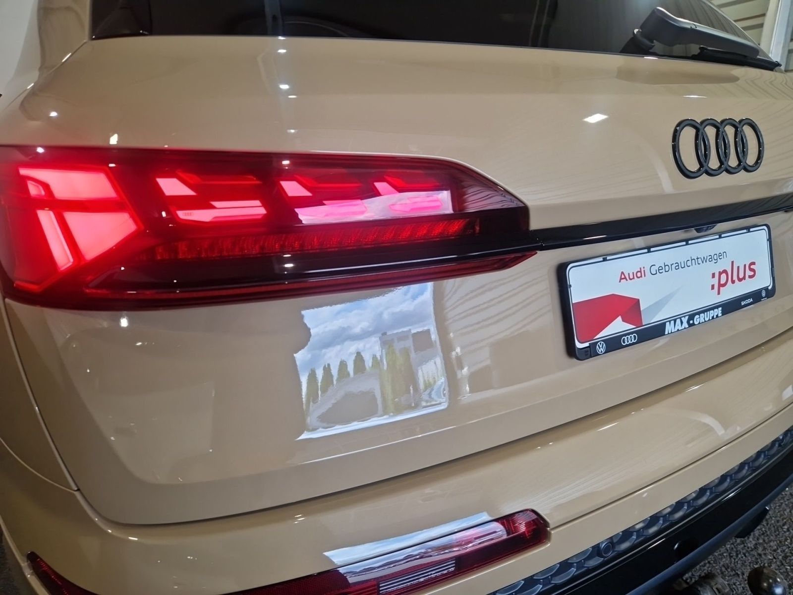 Audi Q7 50 TDI QUATTRO S LINE 7-SITZE +HD-MATRIX+AHK+