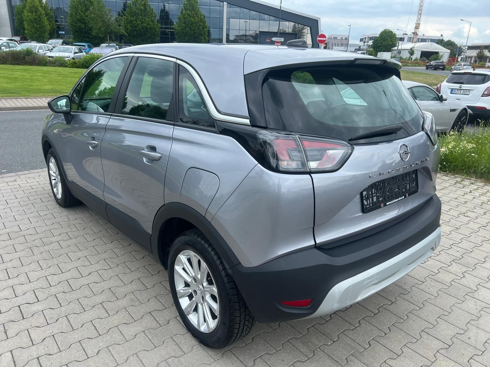 Opel Crossland 1.5 D Elegance Aut. - Samsaru's Car Outlet