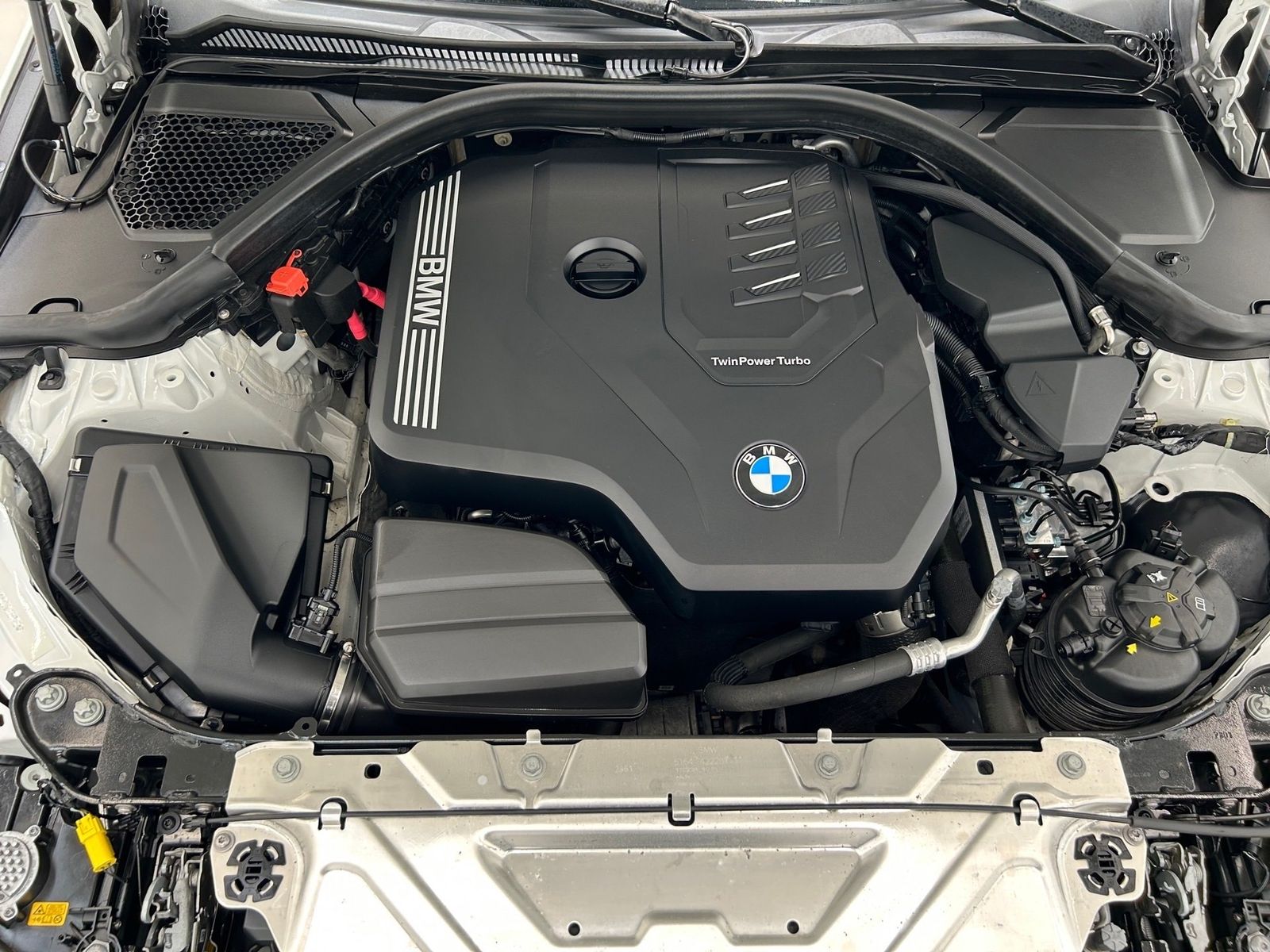 BMW 320i M Sport - Samsaru's Car Outlet