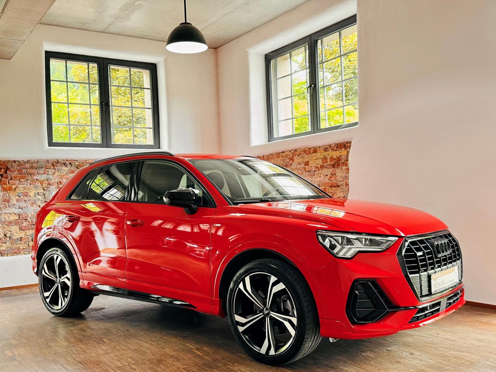 Audi Q3 45 TFSI S line - Samsaru's Car Outlet