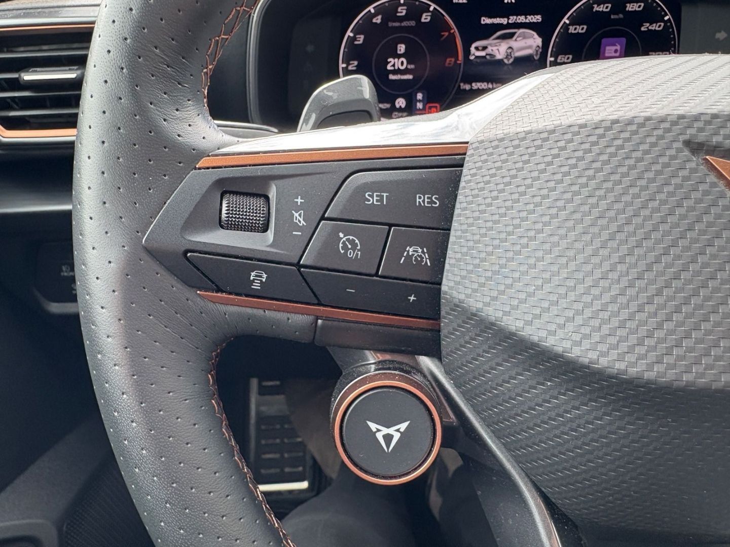 Cupra Formentor 2.0ITSI VZ 310PS AHK+NAVI+BEATS+COPPER