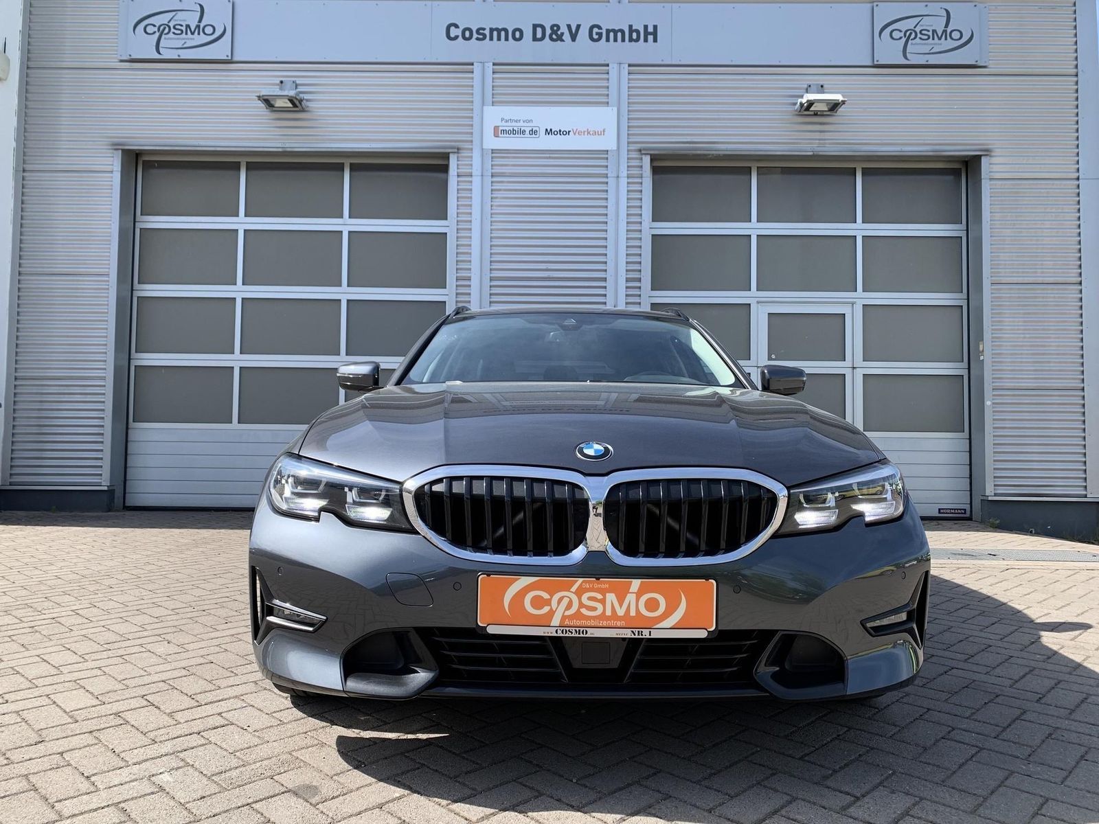 BMW 330i Touring Sport Line - Samsaru's Car Outlet