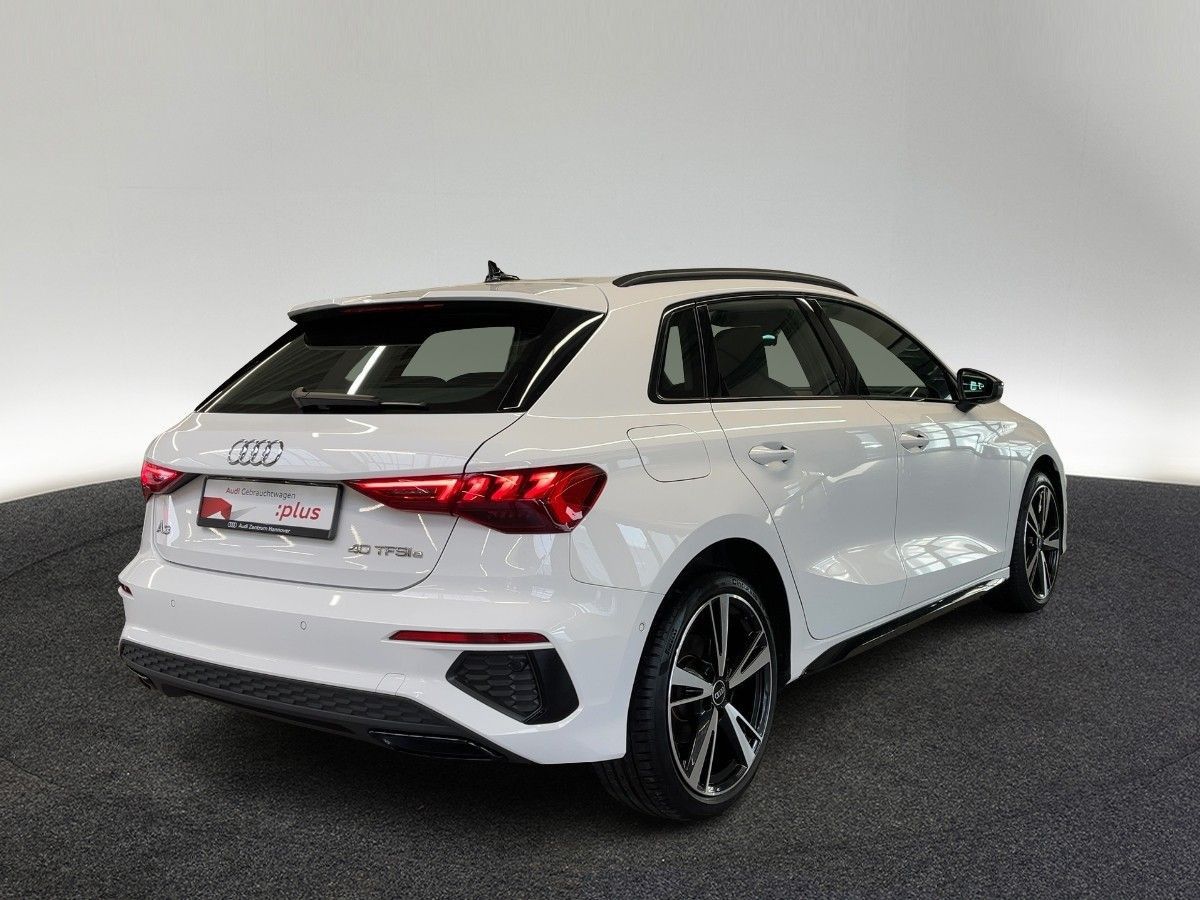 Audi A3 Sportback e-tron S line 40 TFSI Matrix Navi v