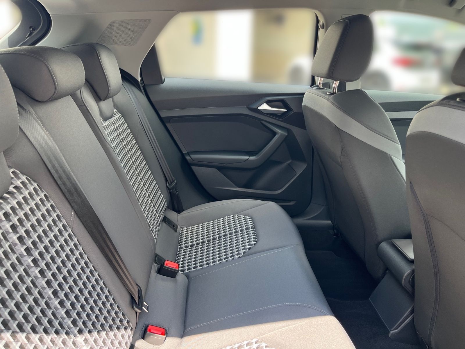 Audi A1 Sportback 30 TFSI ADVANCED - Samsaru's Car Outlet