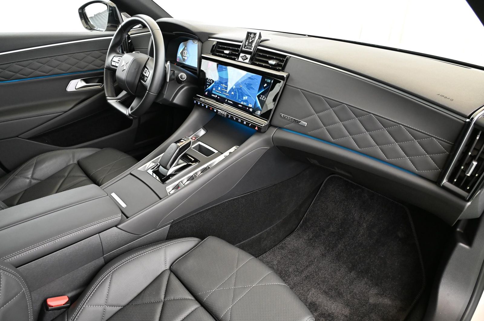 DS Automobiles DS9 1.6 E-Tense 250 RIVOLI+ UVP 68.000 EUR