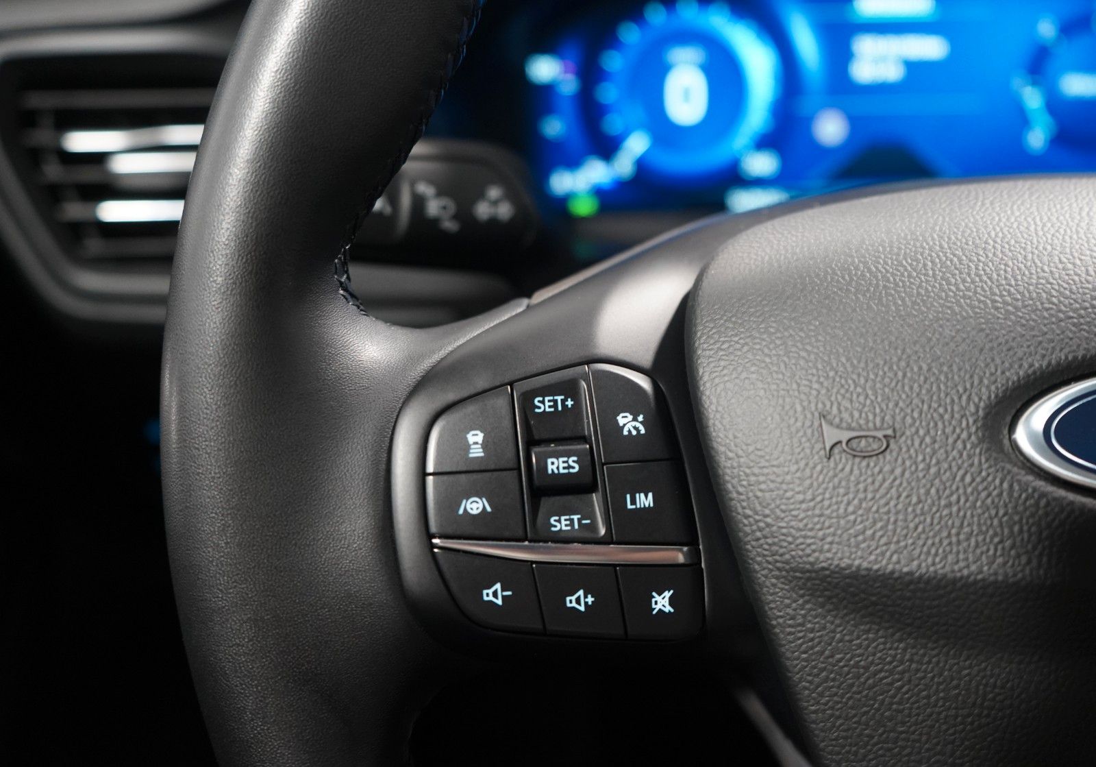 Ford Focus T 1.5 EcoB Titanium X*ACC*KAM*LED*1.HAND