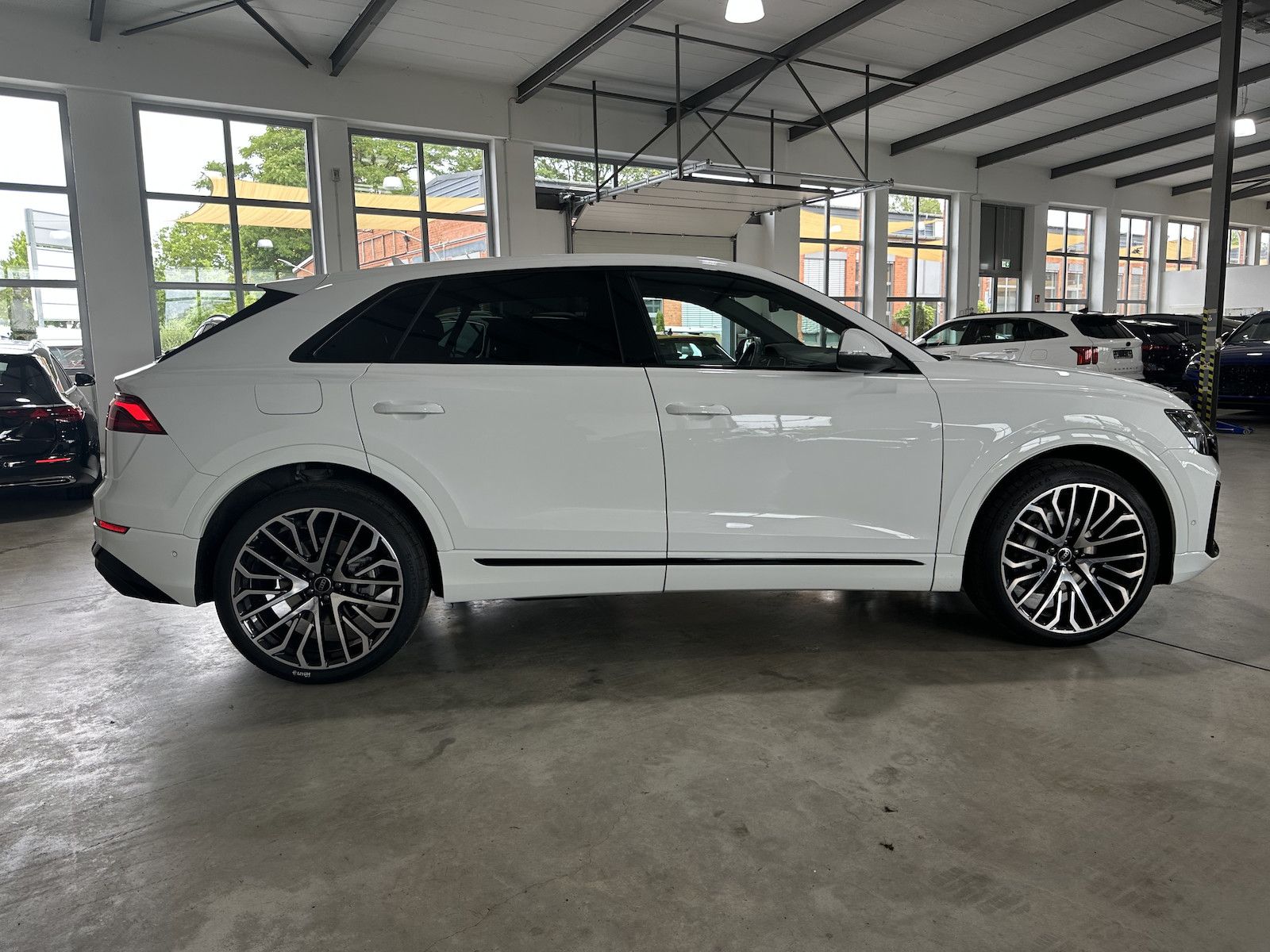 Audi Q8 45 TDI quattro S Line - Samsaru's Car Outlet