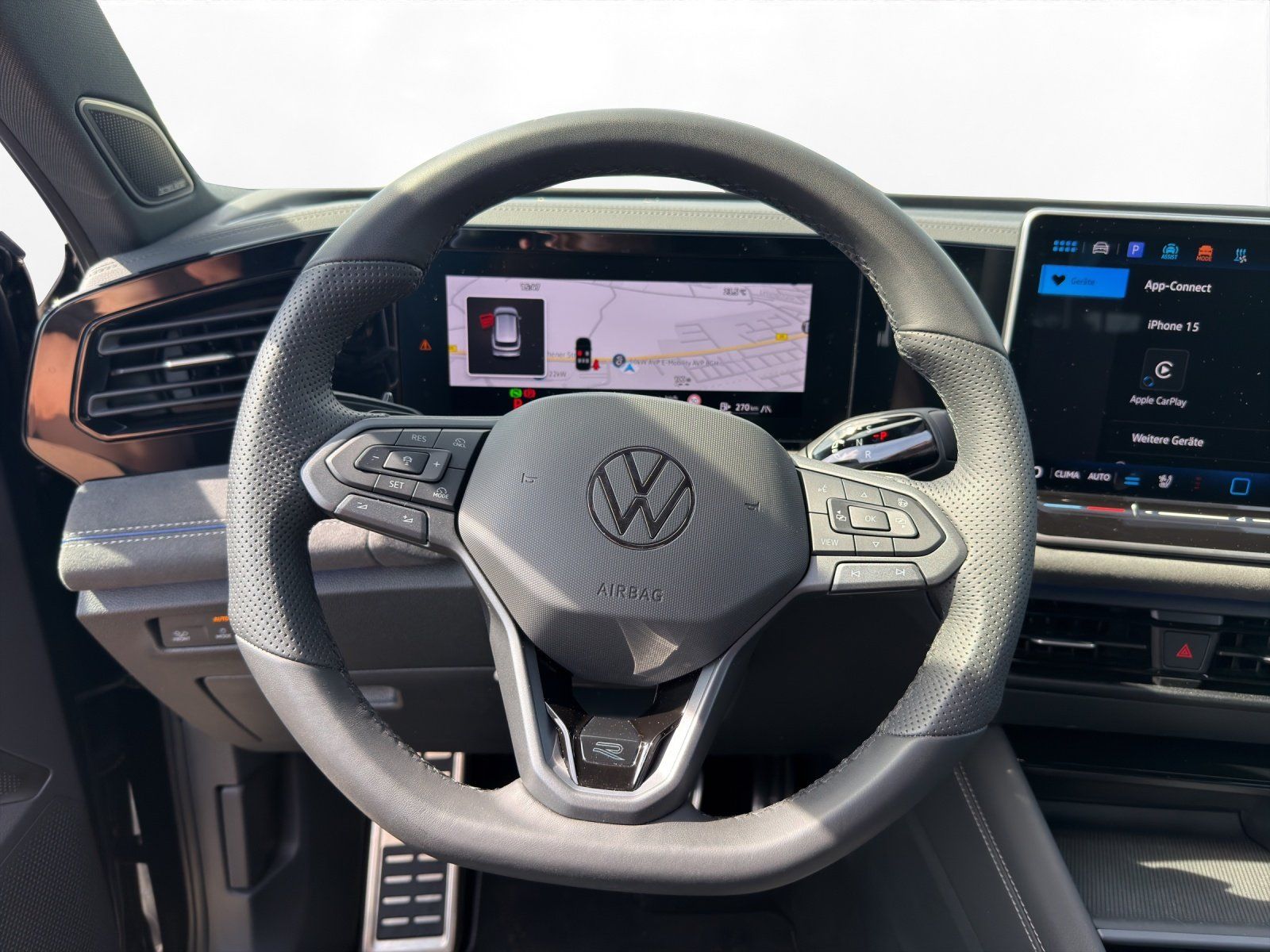 Volkswagen Tiguan 2.0 TDI DSG 4MOTION R-Line | PANO |