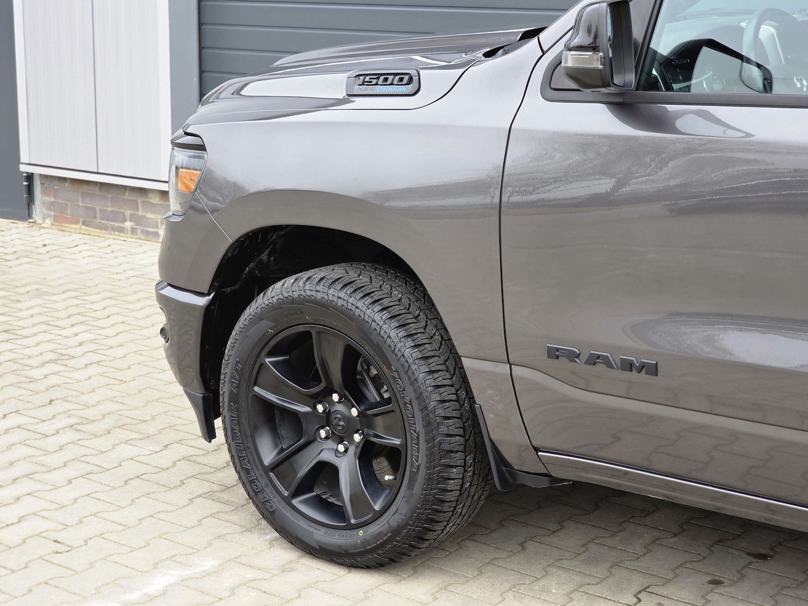 Dodge RAM 1500 5.7 4x4 Bighorn Night Kamera 12´´ PDC