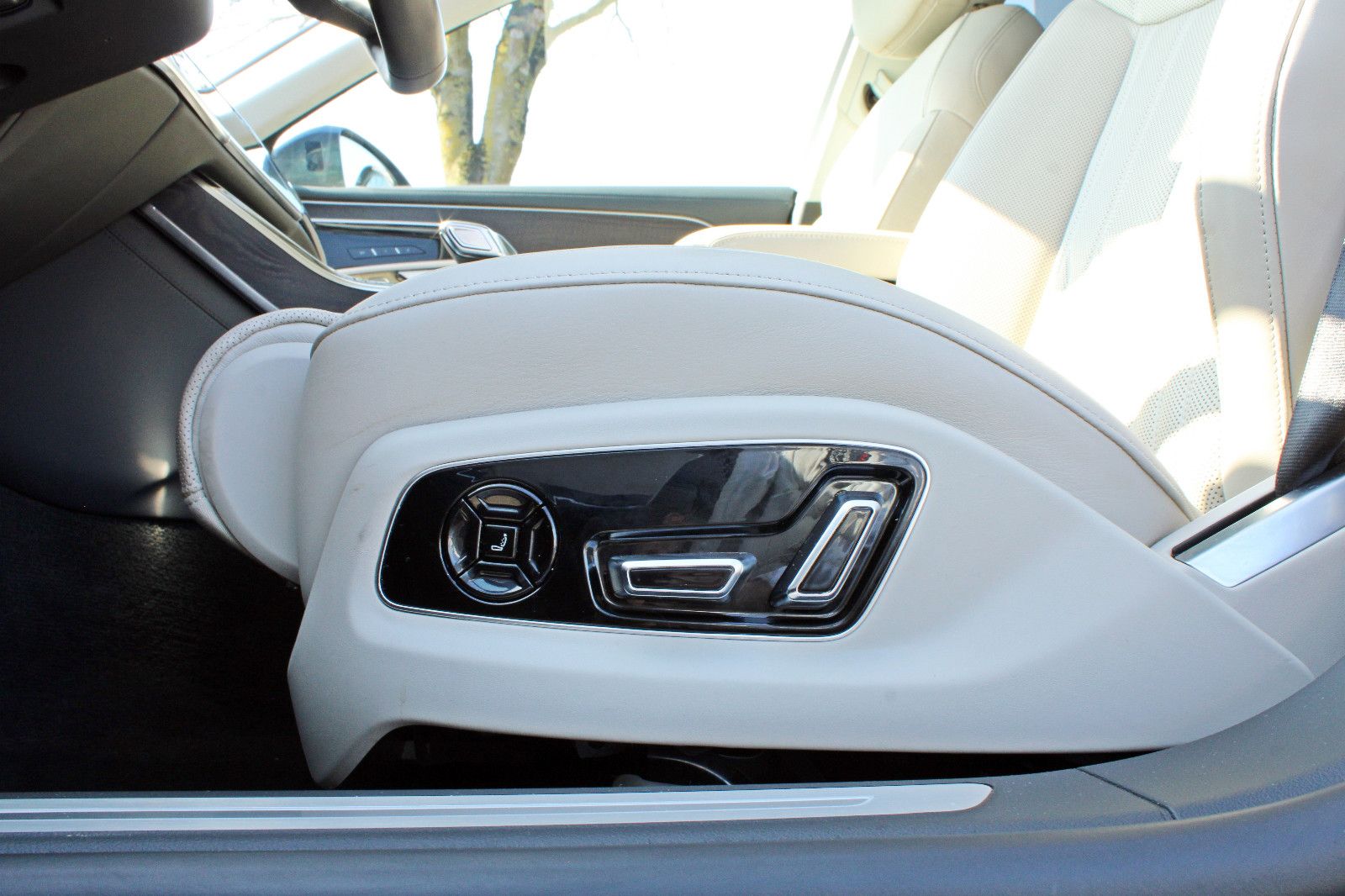 Audi A8 Lang 50TDI S LINE BLACK - Samsaru's Car Outlet