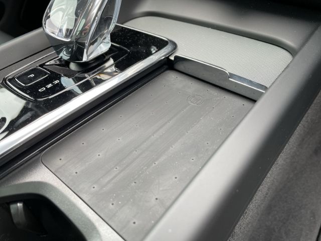 Volvo XC60 Plus Black Edition Recharge Plug-In Hybrid