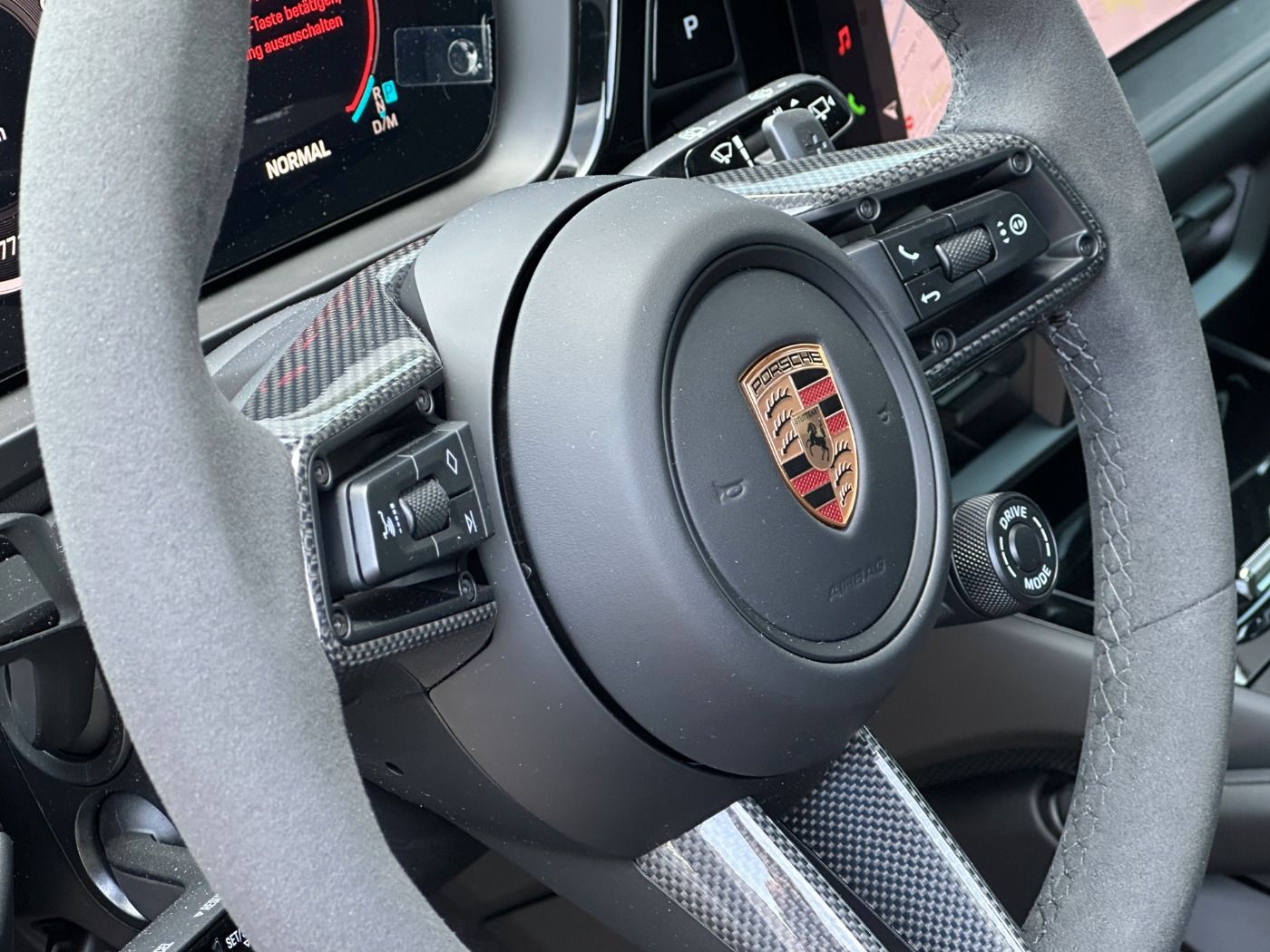 Porsche Cayenne GTS GT-Sportlenkrad PANO Sportsitze
