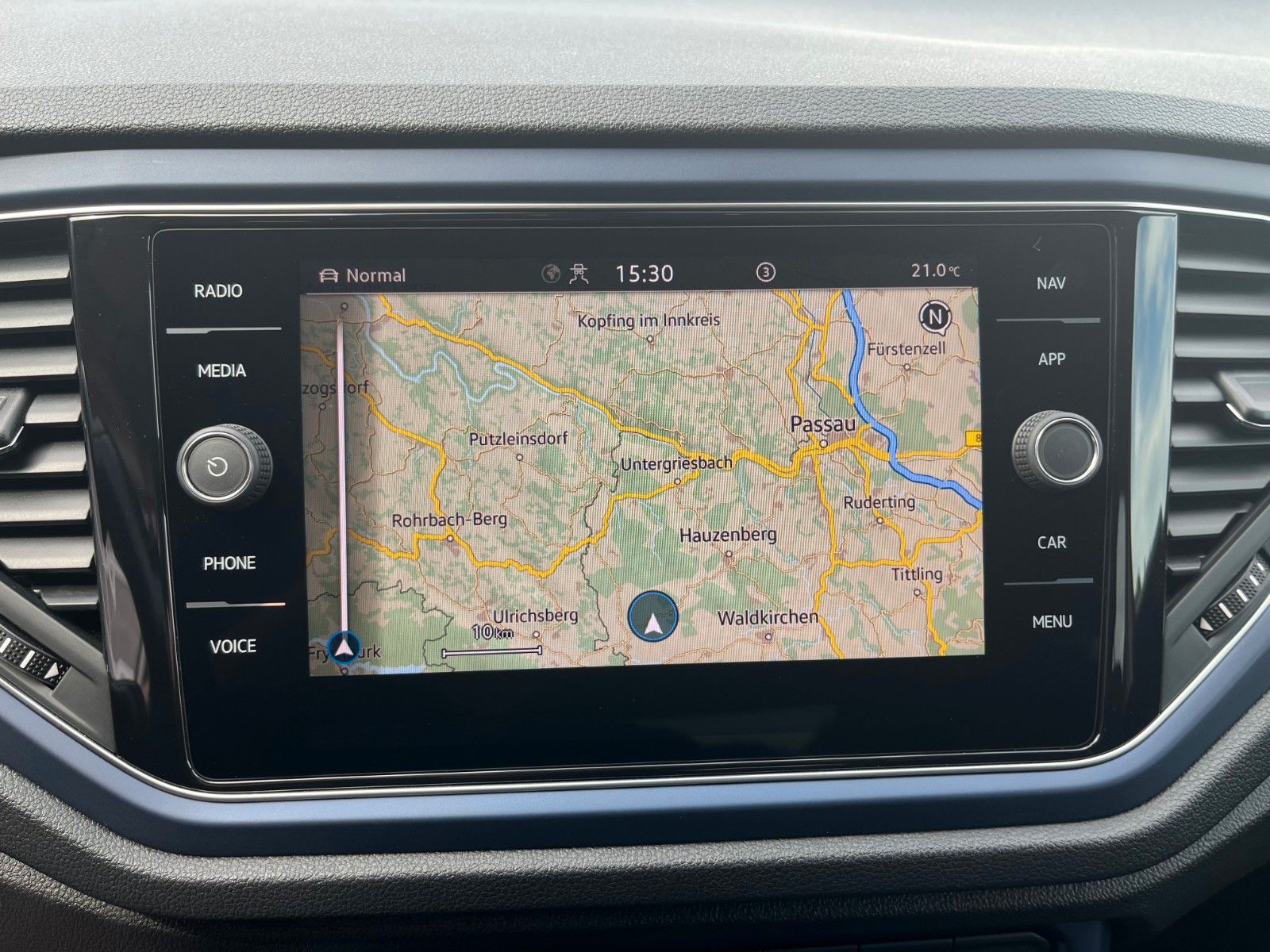 Volkswagen T-Roc 1.5 TSI DSG UNITED - Samsaru's Car Outlet