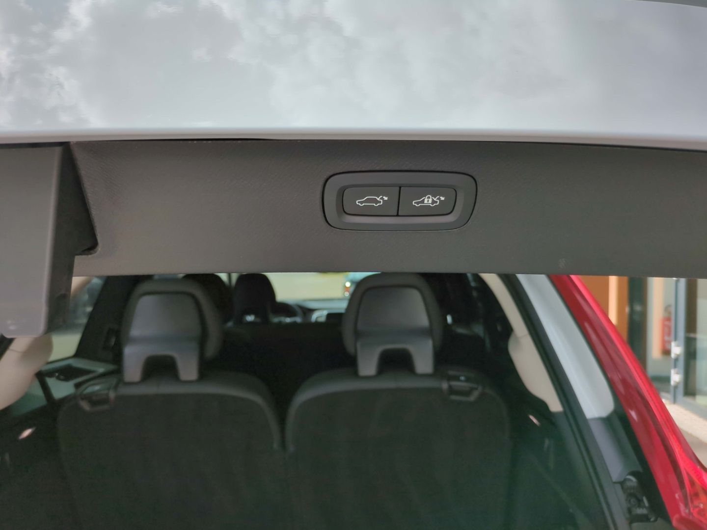 Volvo XC90 R Design Expression Recharge Plug-In Hybrid - Samsaru's Car Outlet