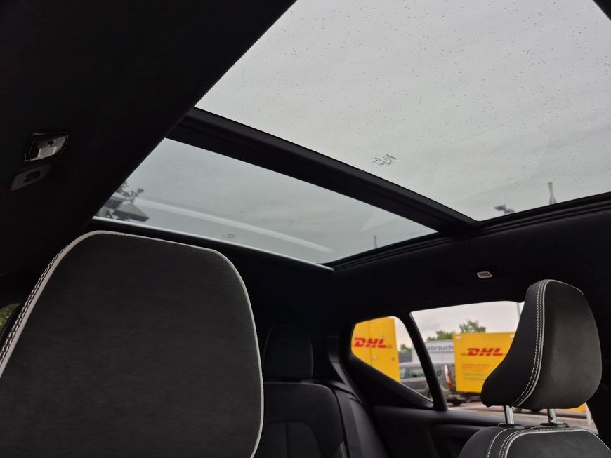 Volvo XC40 B3 Plus Dark - Samsaru's Car Outlet