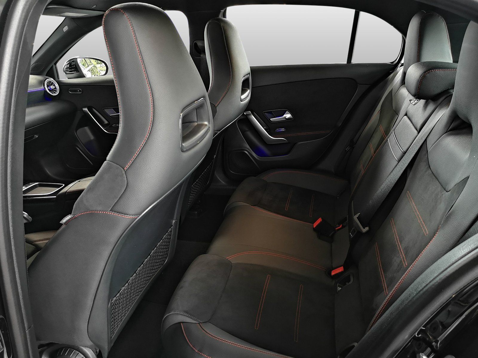 Mercedes-Benz A 180 d AMG ADVANCED PLUS - Samsaru's Car Outlet