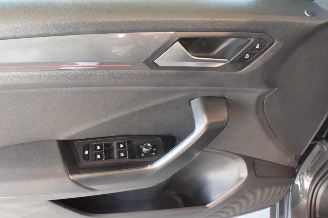 Volkswagen T-Roc Sport 1.5 TSI DSG - Samsaru's Car Outlet