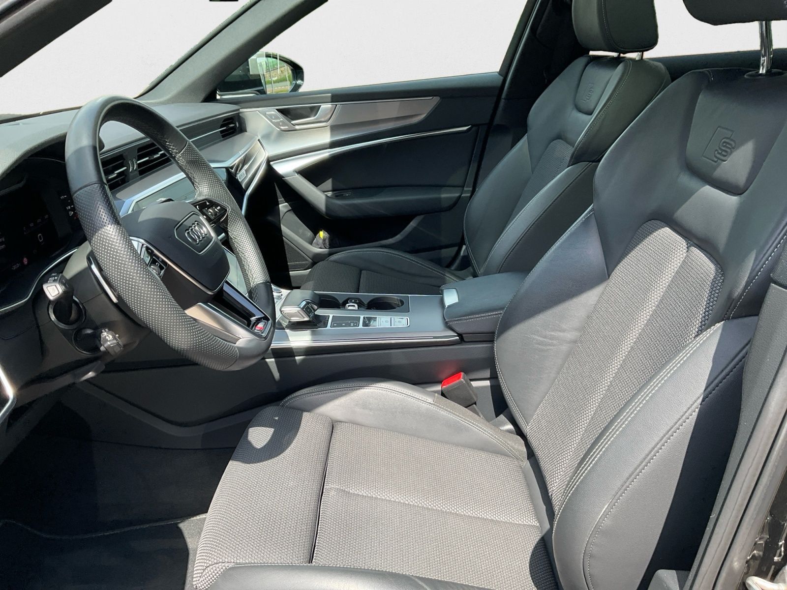 Audi A6 Avant 45 TFSI quattro S-line PANO AHK Carplay