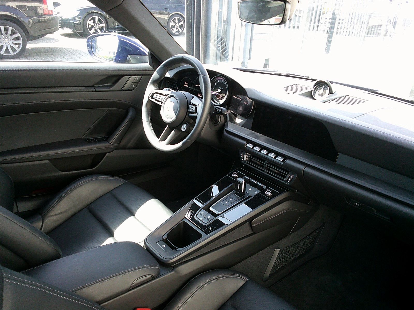 Porsche 992 / 911 Carrera GTS - Samsaru's Car Outlet