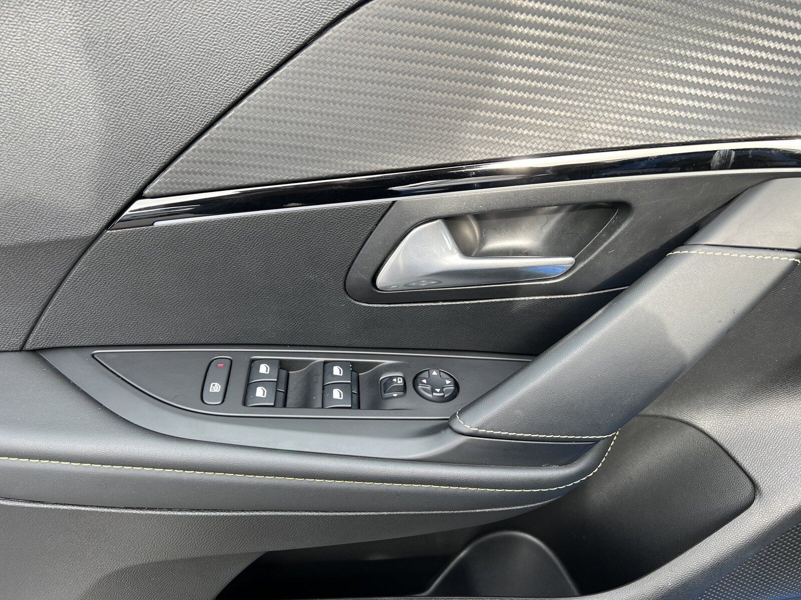Peugeot 208 GT - Samsaru's Car Outlet