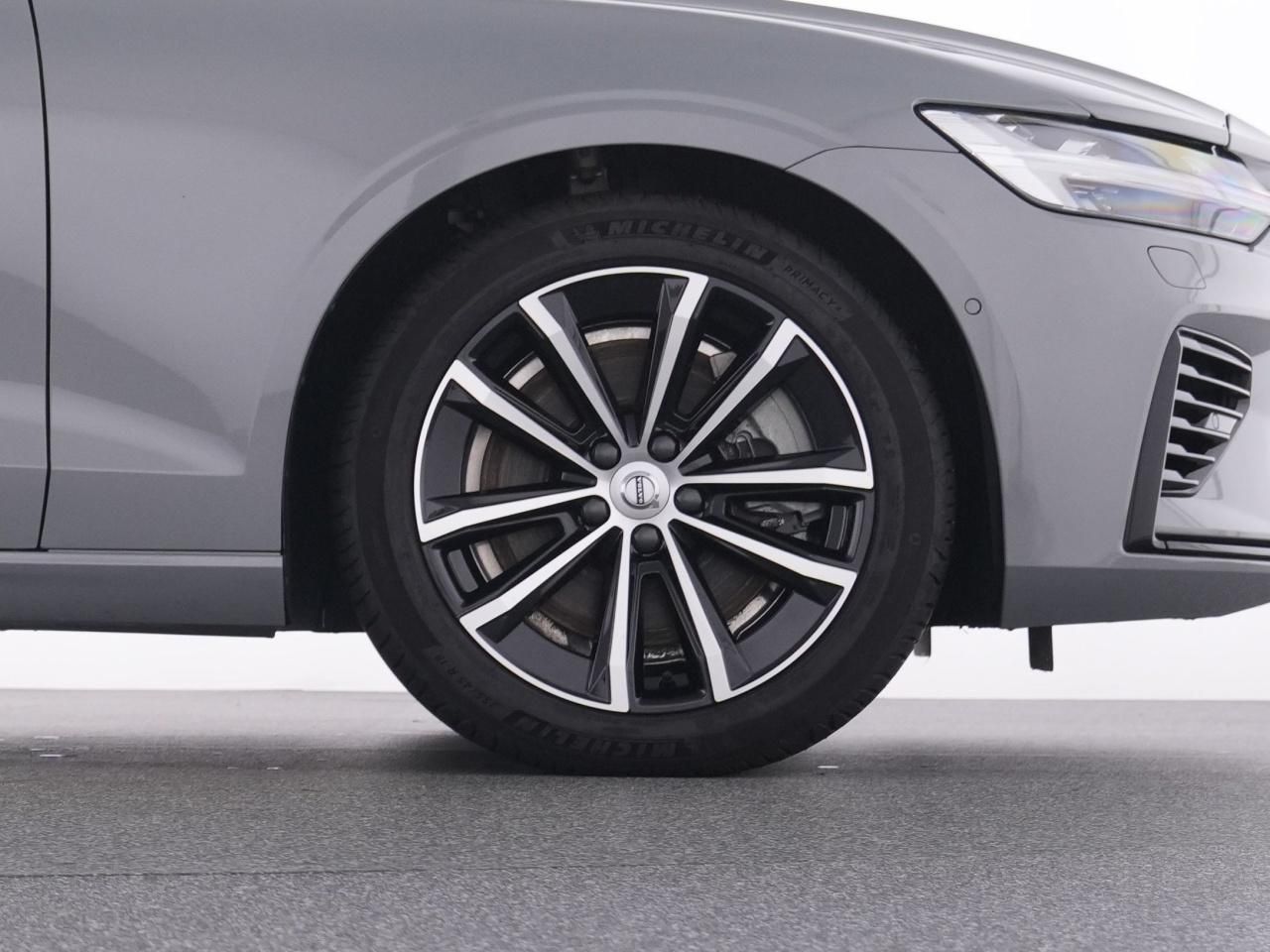 Volvo V60 T6 Recharge AWD PlusDark+AHK+360°+STANDHZ+LM