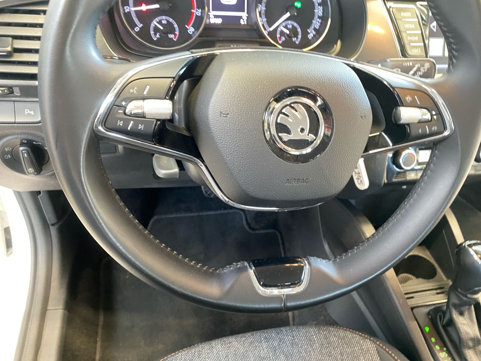 Skoda Fabia Combi 1.0 TSI DSG - Samsaru's Car Outlet