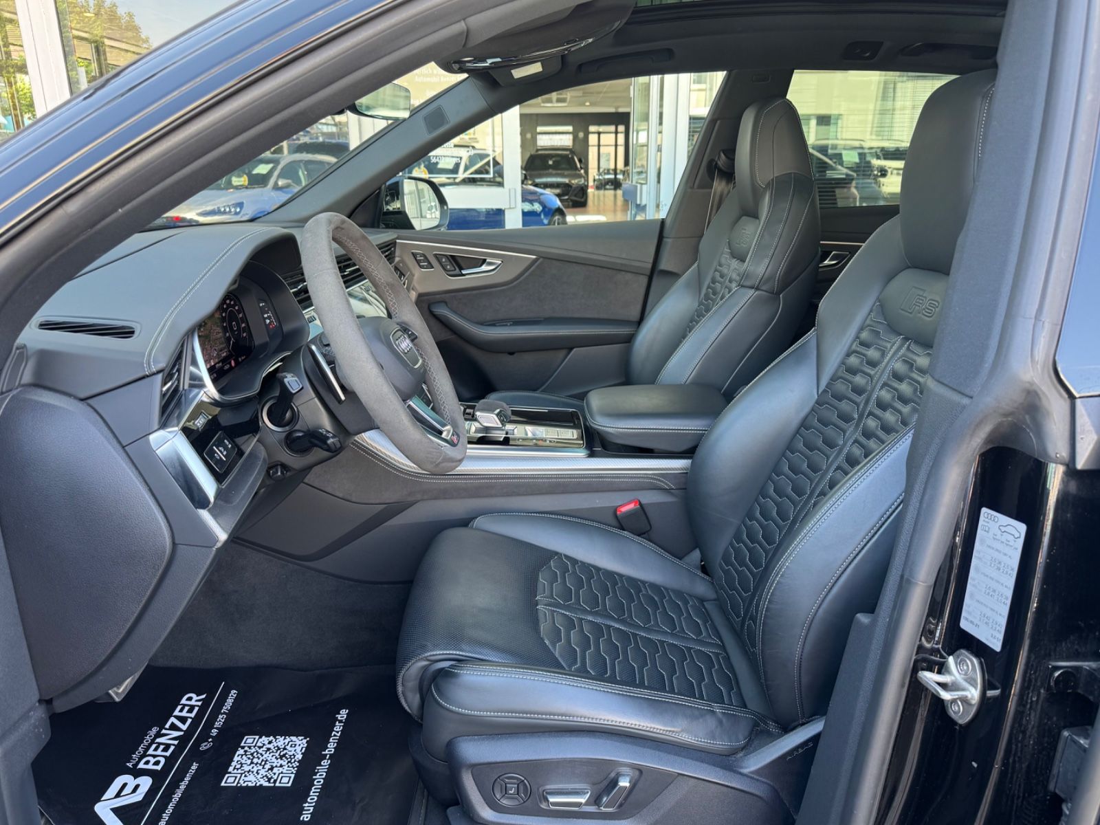 Audi RSQ8/HD-Matrix/PANO/AHK/23"/StdHeiz/BLACK/360°/