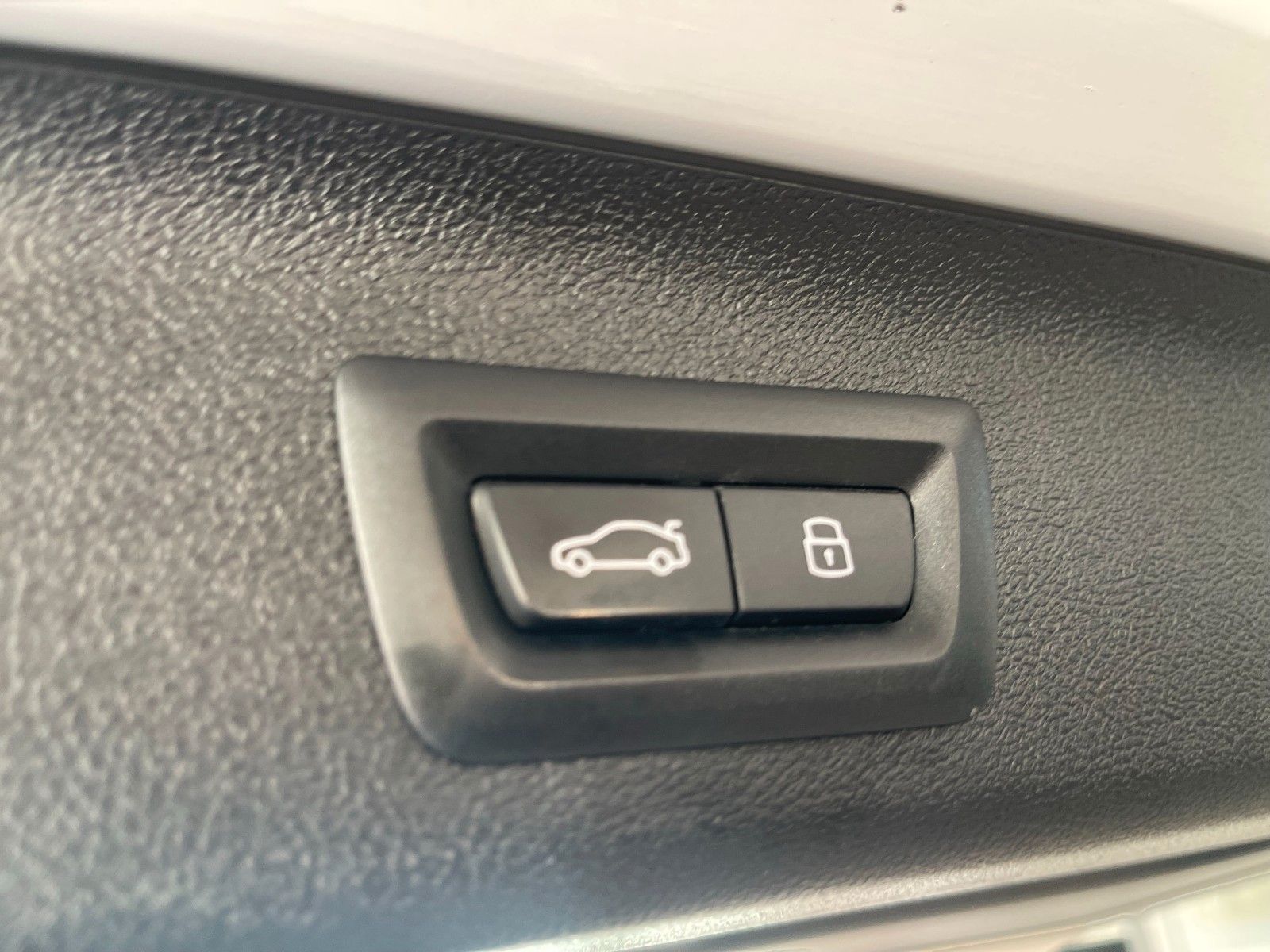 BMW 530d xD LASER HUD 360° AHK 4xKlima DA+ Komf.Zug.