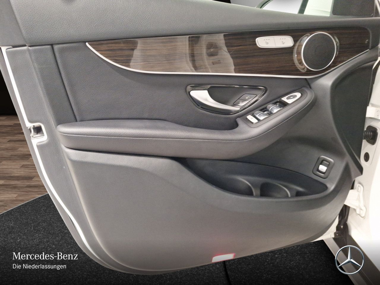 Mercedes-Benz GLC 300 d 4M - Samsaru's Car Outlet