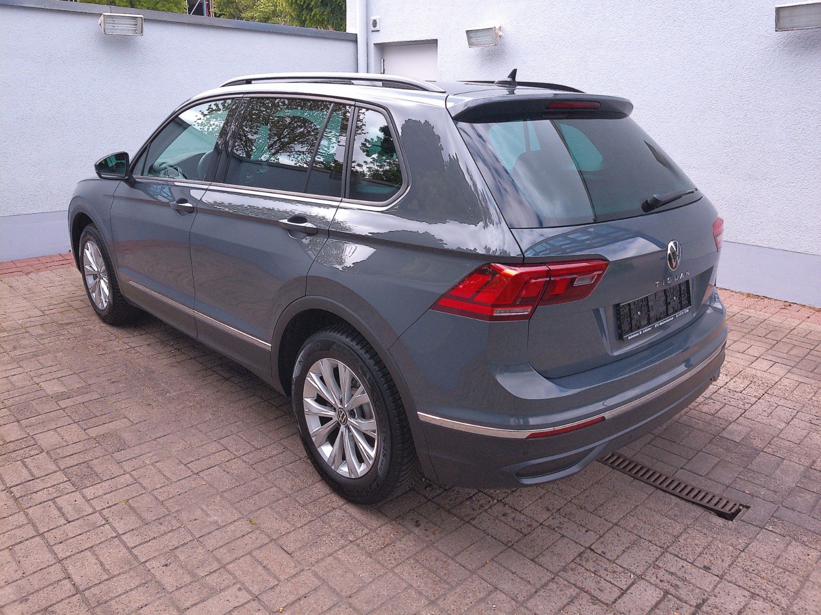 Volkswagen Tiguan 1.5 TSI DSG Life - Samsaru's Car Outlet