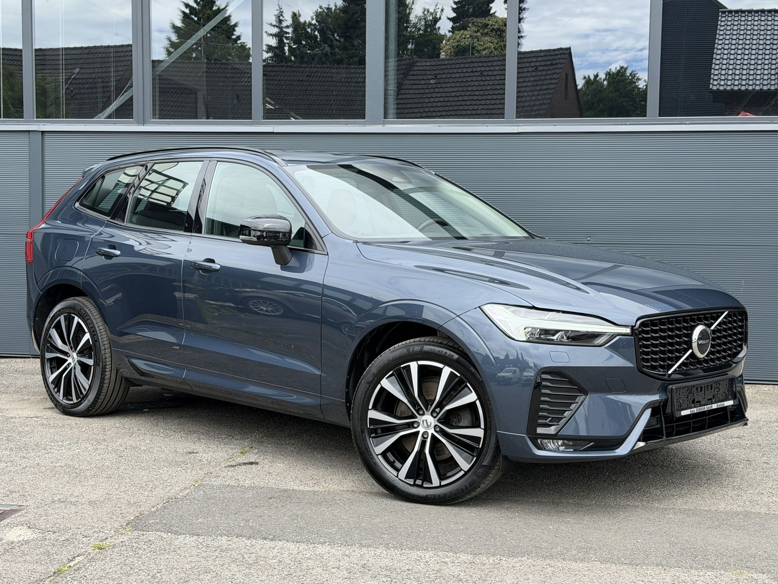 Volvo XC60 B5 D AWD Ultimate Dark ACC / PANO / RFK