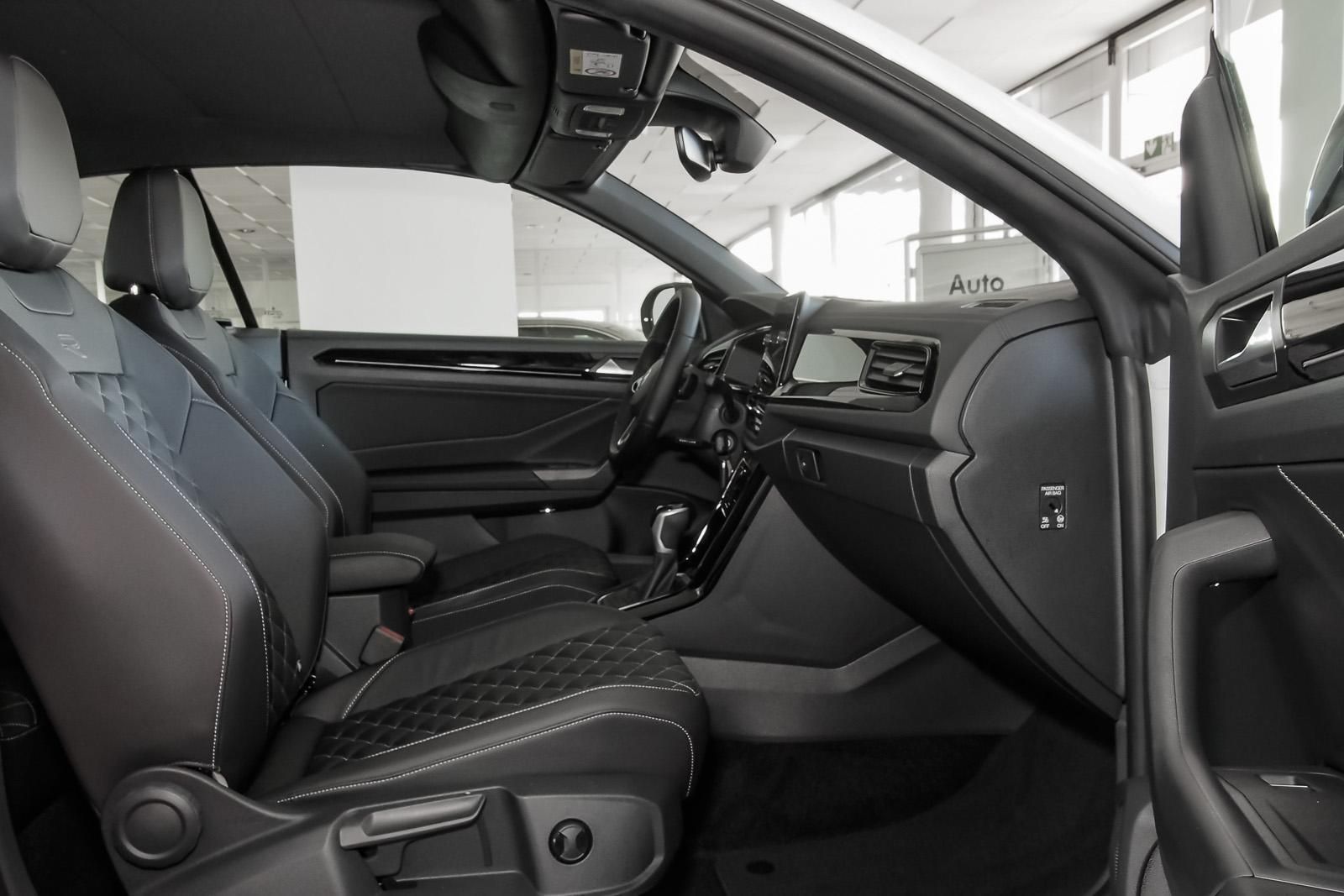Volkswagen T-Roc R-Line - Samsaru's Car Outlet