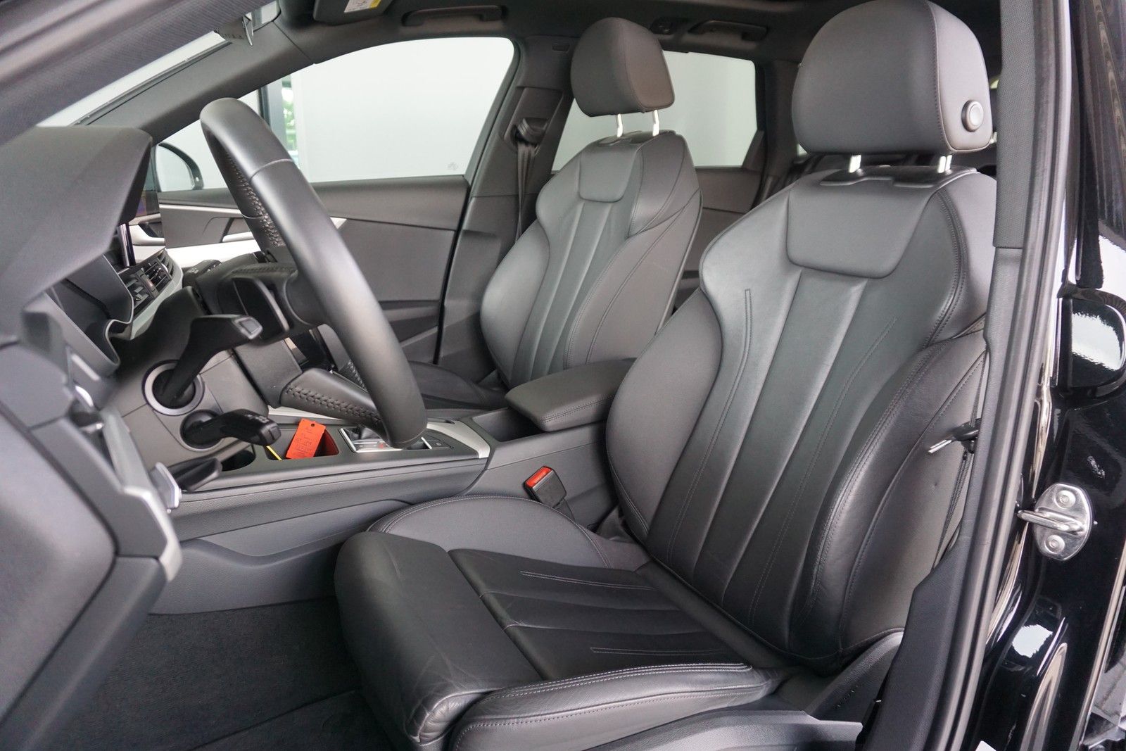 Audi A4 Avant 45 TDI quattro S line - Samsaru's Car Outlet