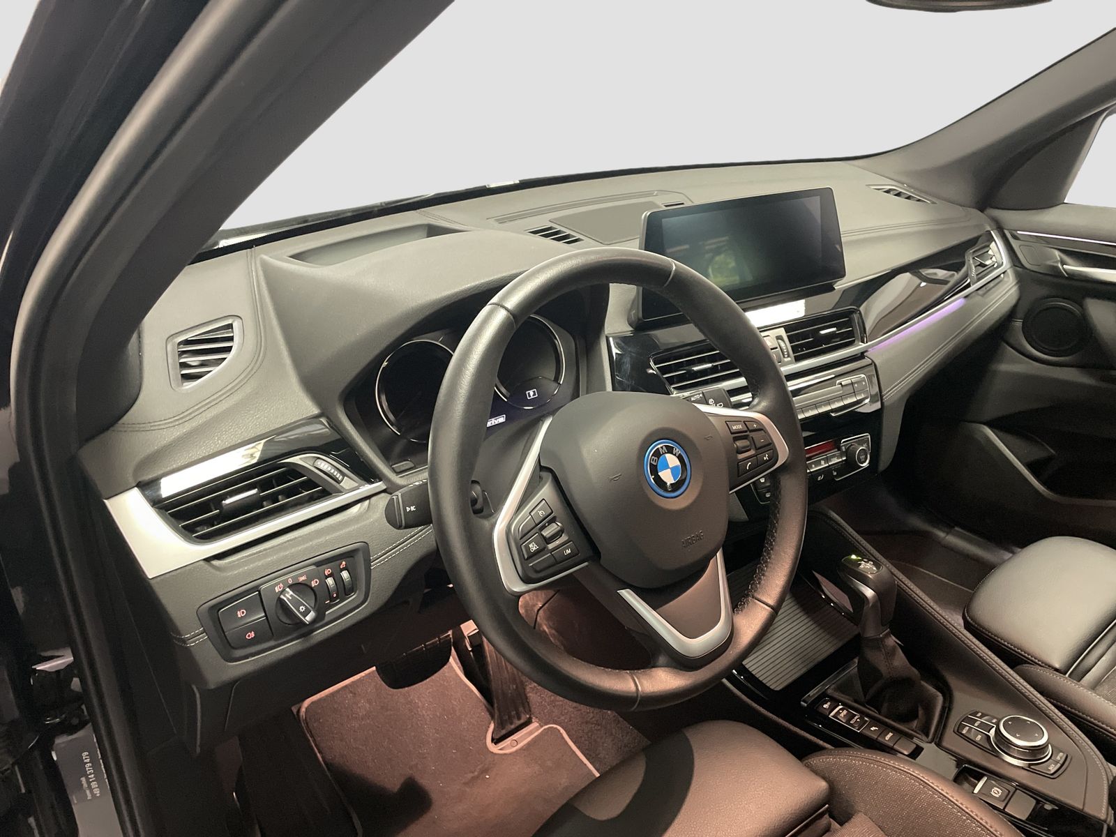 BMW X1 xDrive25e Sport Line - Samsaru's Car Outlet