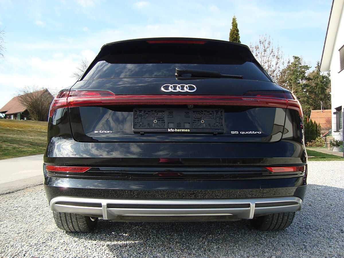 Audi e-tron 55 quattro RS-Sitze Garantie S-Line !!