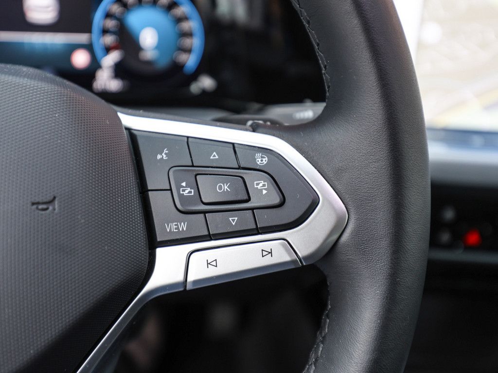 Volkswagen Golf VIII 1.5 e TSI Style DSG - Samsaru's Car Outlet