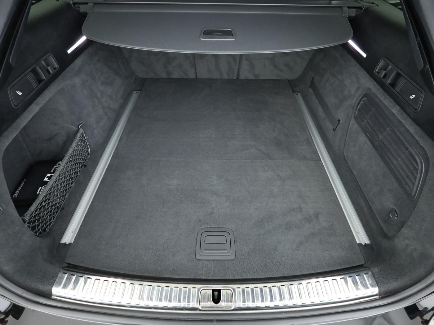 Audi A6 40 2.0 TDI Avant sport S-Line - Samsaru's Car Outlet