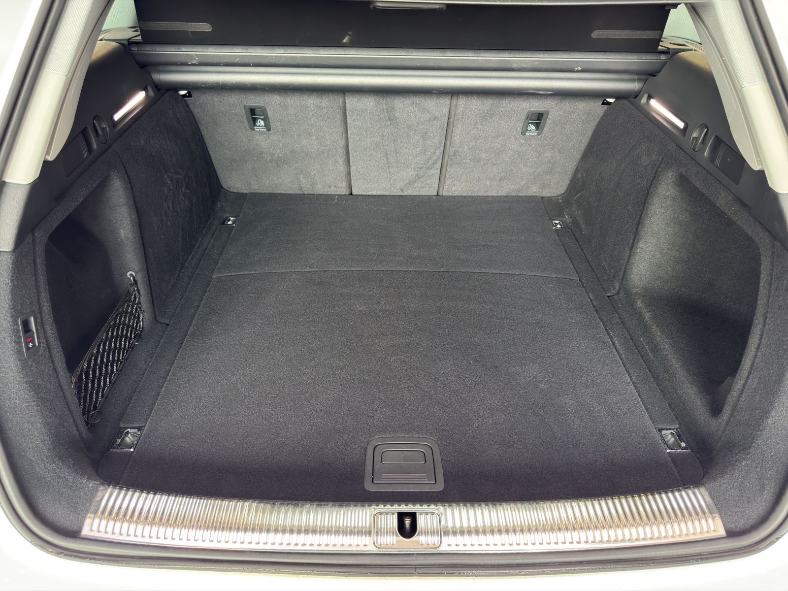 Audi A4 Avant 35 TFSI - Samsaru's Car Outlet