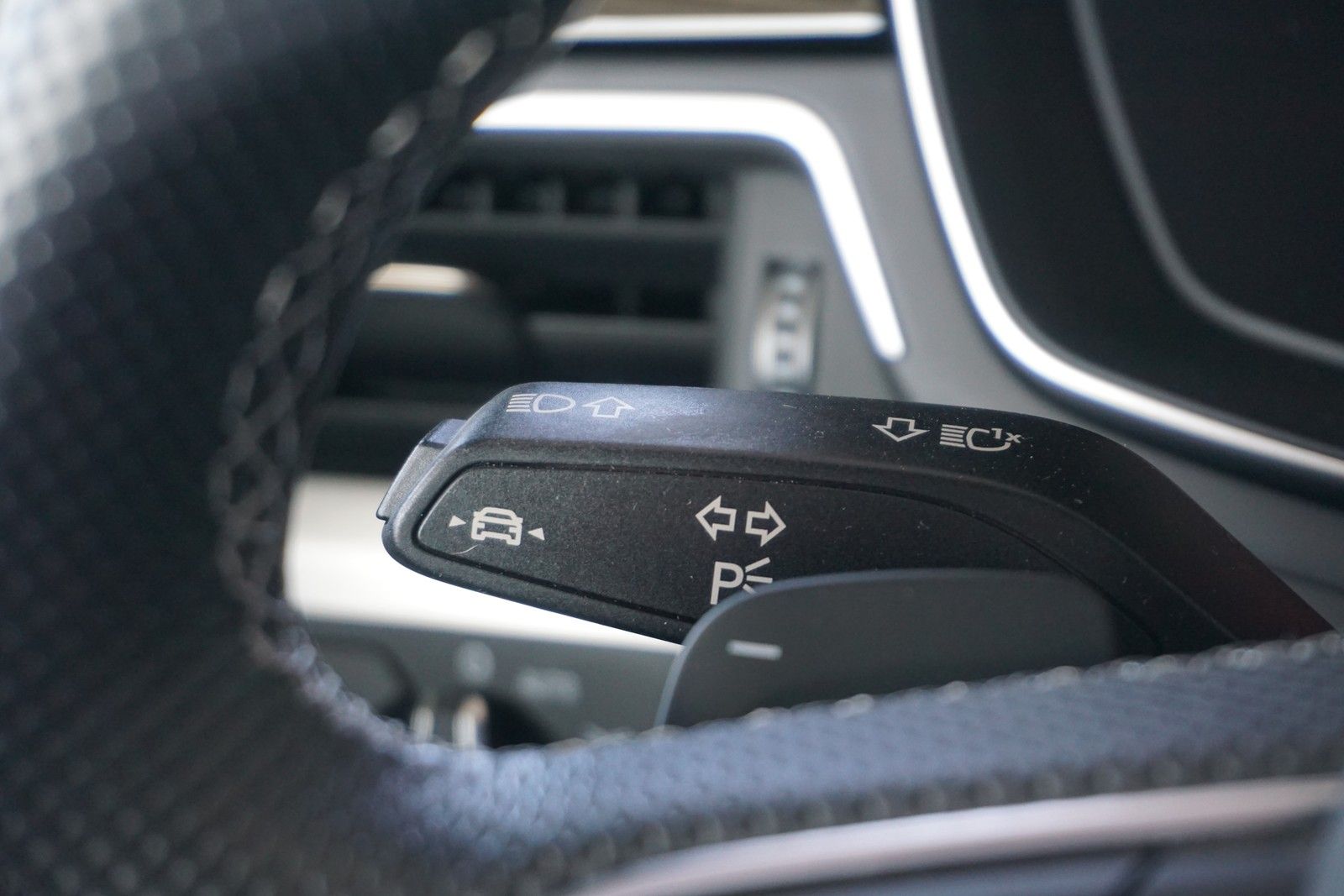 Audi A4 Avant 45 TFSI quattro advanced - Samsaru's Car Outlet