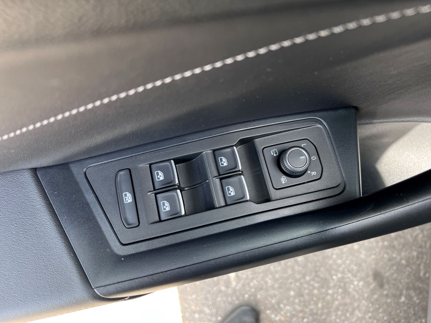 Volkswagen T-Roc 1.0TSI Style - Samsaru's Car Outlet