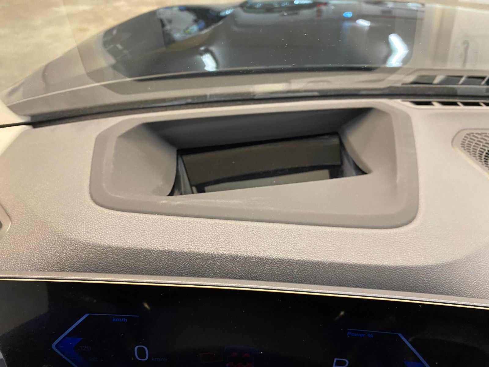 BMW 330e Touring - Samsaru's Car Outlet